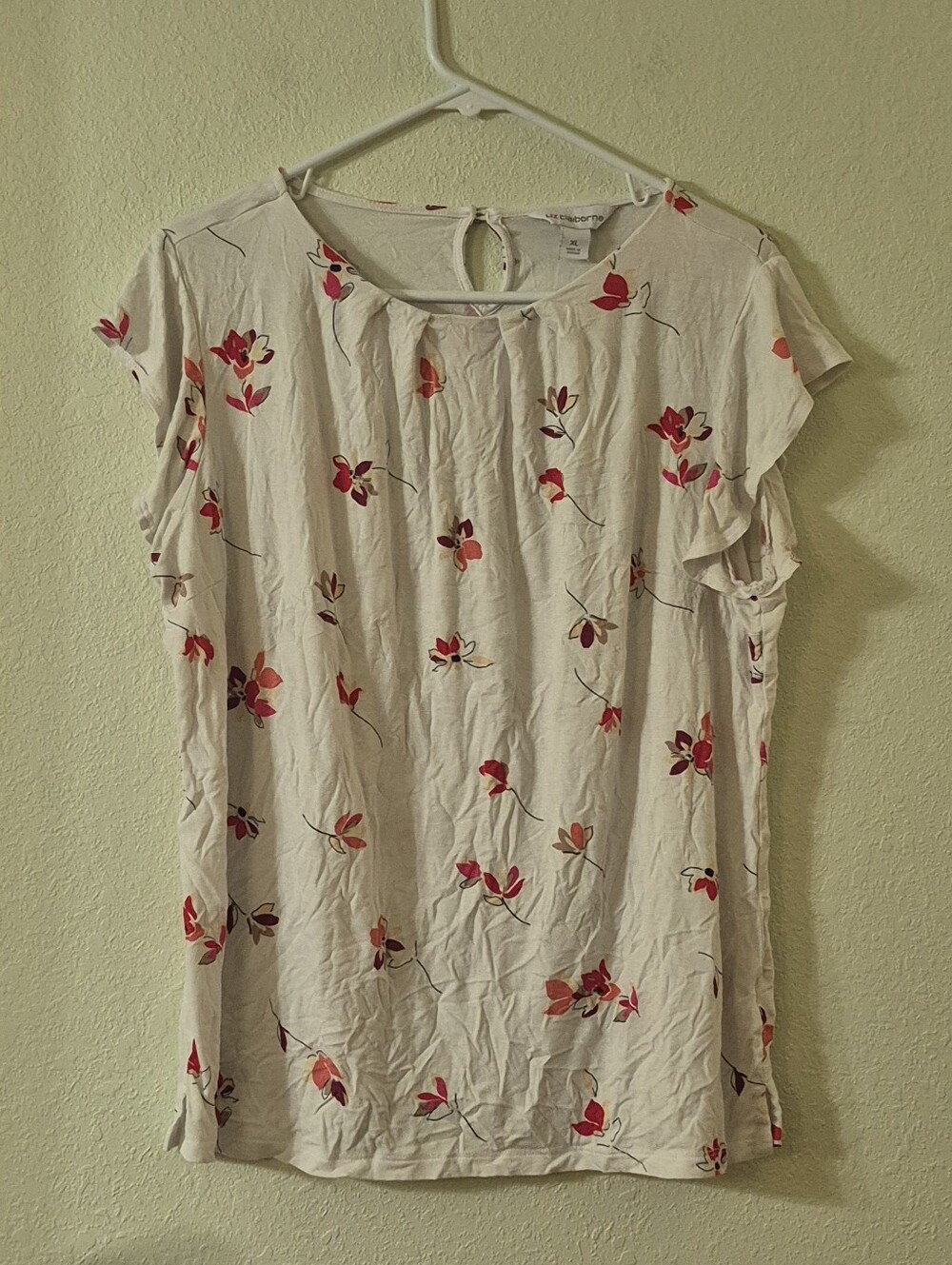 Liz Claiborne Cream Floral Short Sleeve Keyhole Blouse